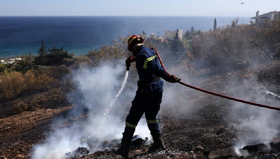 Yunanistan'da orman yangınları nedeniyle bazı yerleşim alanları boşaltıldı
