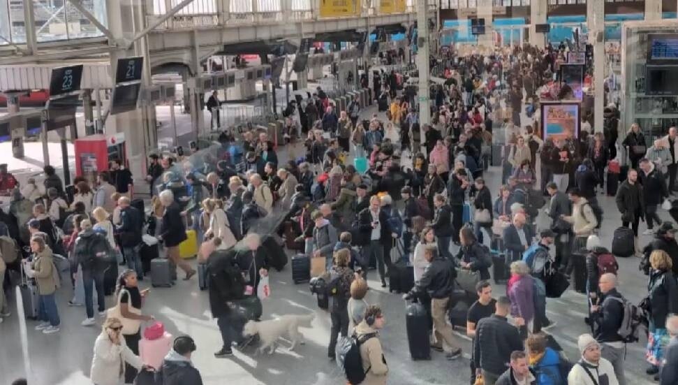 Fransa'da sabotaj eylemi nedeniyle tren seferlerinde aksamalar yaşandı