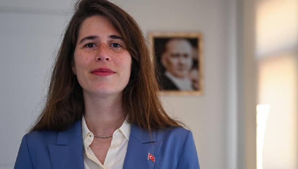 CHP'li Çeşme Belediye Başkanı Lal Denizli uyuşturucu soruşturması kapsamında ifadeye çağırıldı