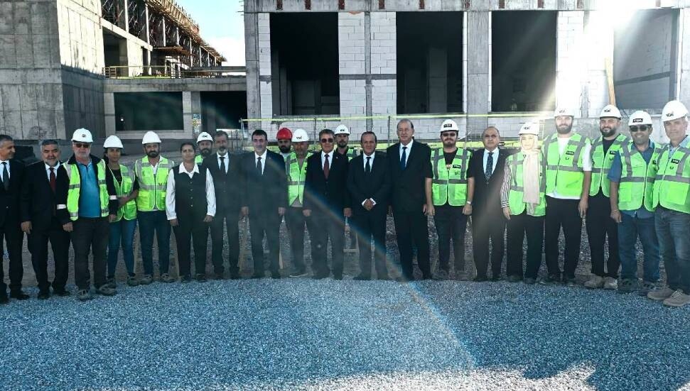 Yılmaz, Üstel ve Ataoğlu yeni Lefkoşa Devlet Hastanesi inşaatını yerinde inceledi