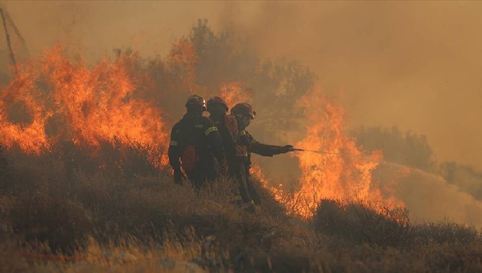Dünyada sıcaklık rekorları kırılırken ABD ve Avrupa'da orman yangınları etkili oluyor