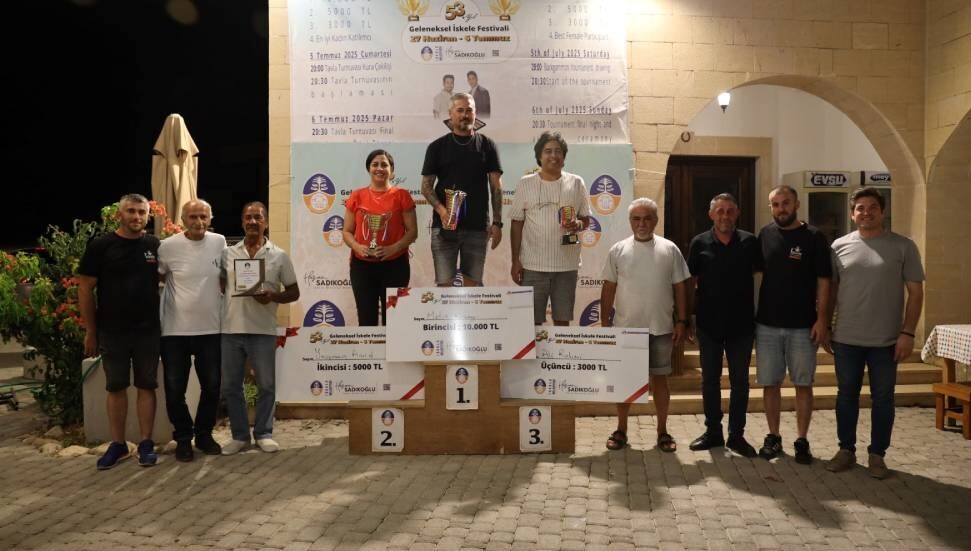İskele Festivali kapsamında tavla ve tenis turnuvaları yapıldı
