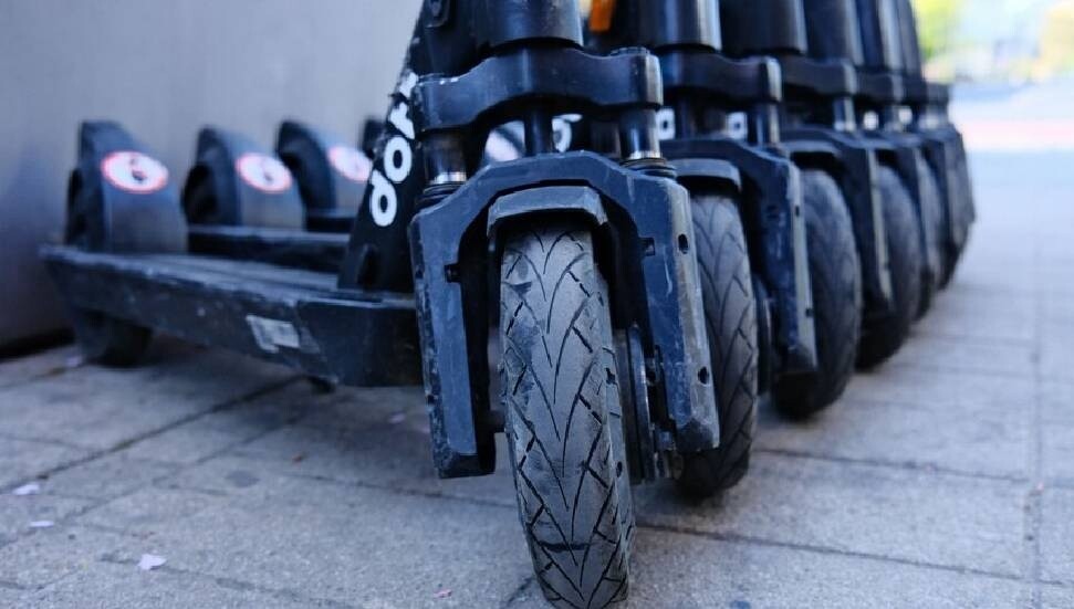 Yunanistan'da elektrikli skuter kullanımına ilişkin trafik düzenlemesi getirilecek