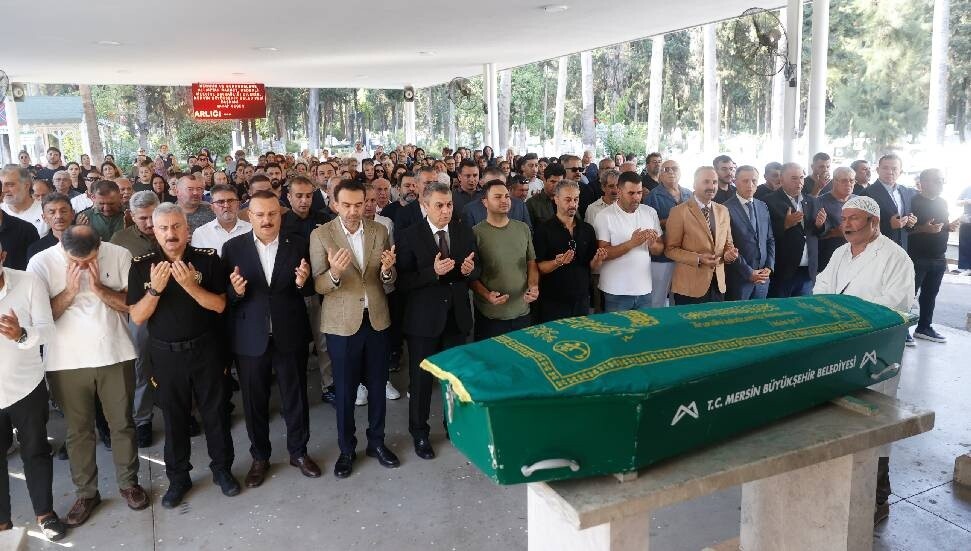 Gemi kazasında hayatını kaybeden Reyhan Verim Mersin'de defnedildi