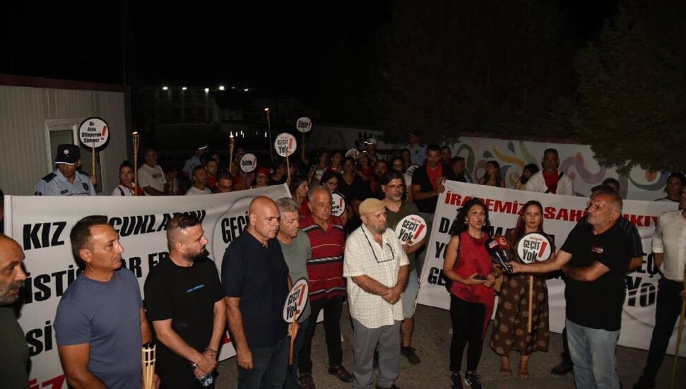 KTOEÖS’ten Atatürk Meslek Lisesi öğretmenlerine destek yürüyüşü