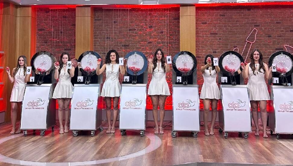 Büyük ikramiye "091870" numaralı bilete isabet etti!