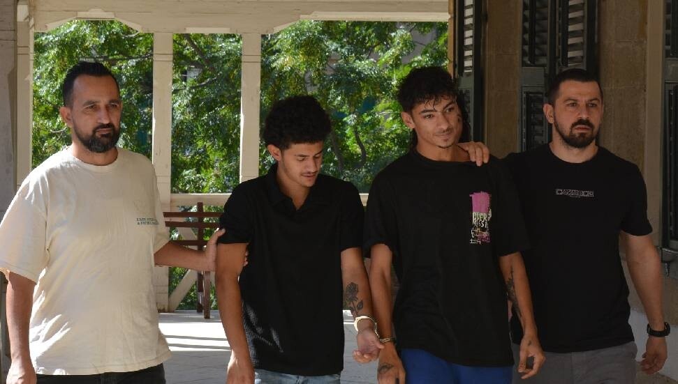 İki kök hintkeneviriyle yakalanan zanlılar, 6 gün daha tutuklu kalacak