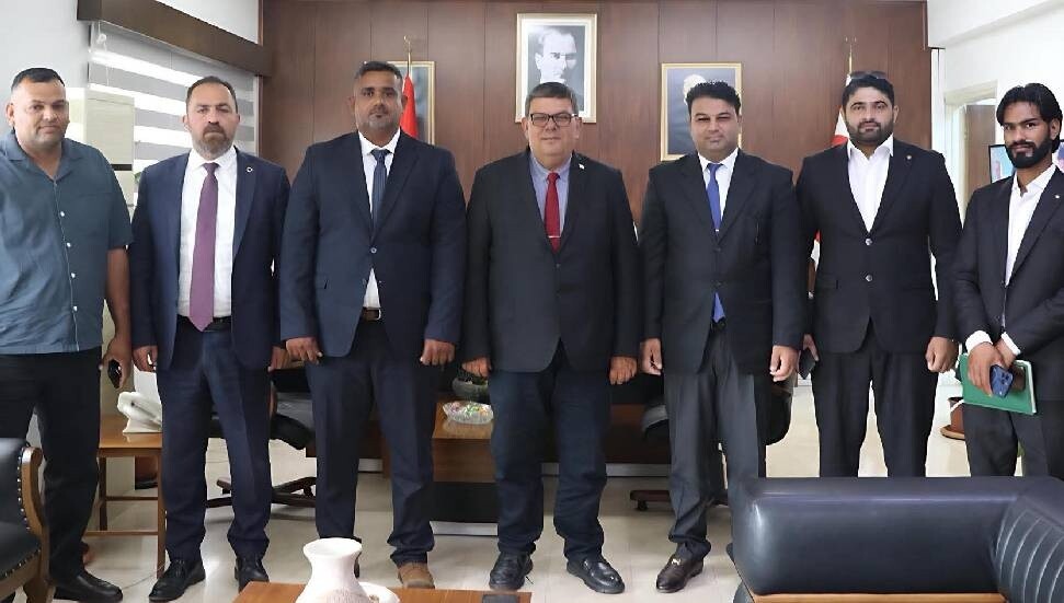 Pakistan Kültür ve Dayanışma Derneği heyetinden Maliye Bakanı Özdemir Berova'ya ziyaret