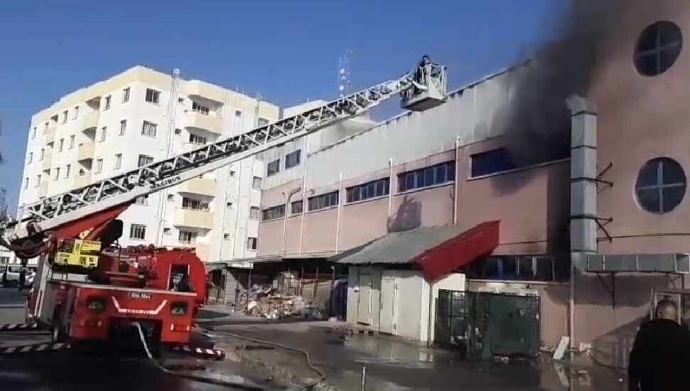 Mağusa'daki Önder AVM'de yangın!