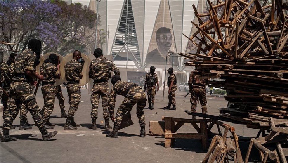 Madagaskar'da ordu yönetime el koydu