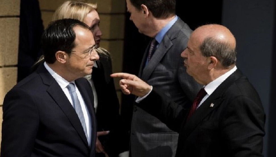 Yunan Dışişleri Bakanı Yerapetridis'ten KKTC ve Güney Kıbrıs’a mesaj: Derhal masaya otursunlar