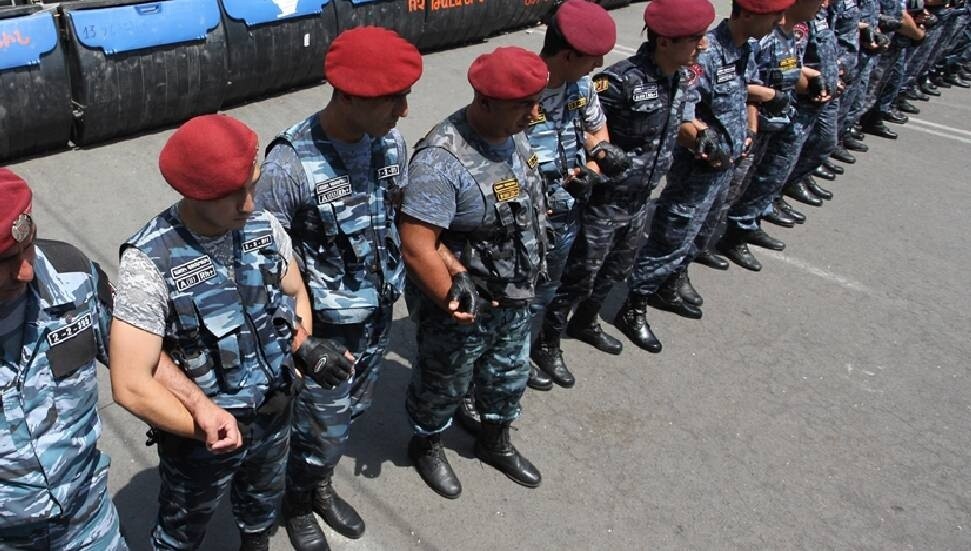 Ermenistan'da kilise ile güvenlik güçleri arasında gerilim