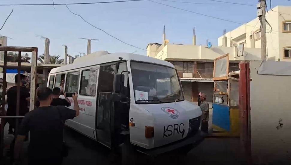 İsrail, Gazze'den alıkoyduğu 14 esiri aylar sonra serbest bıraktı