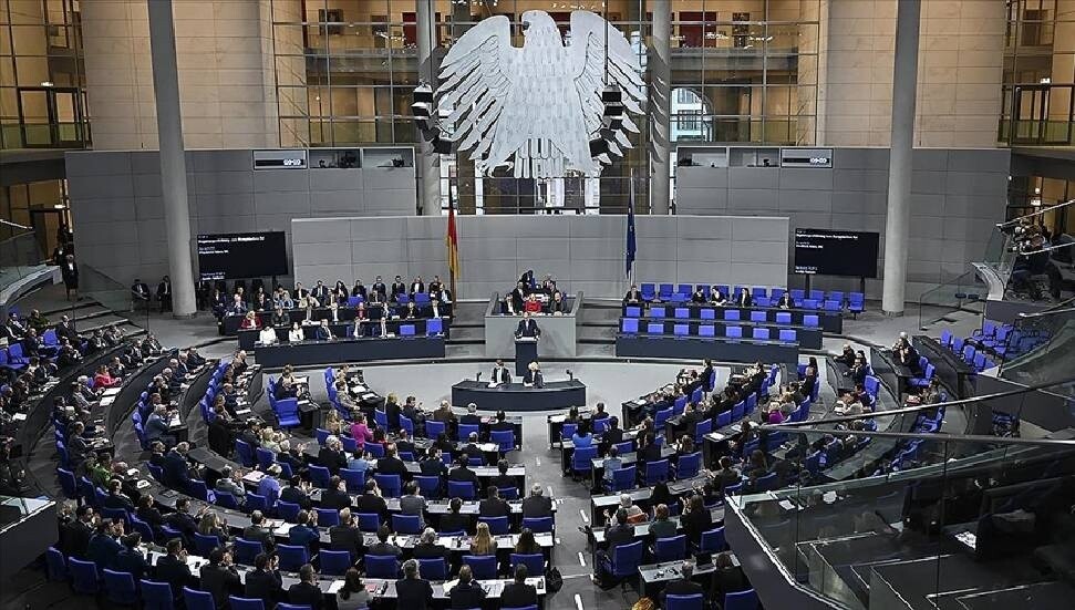 Almanya'nın tartışmalı emeklilik tasarısı mecliste onaylandı