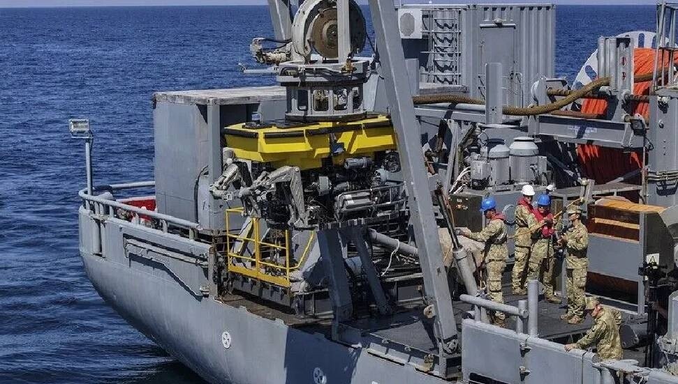 Silivri açıklarında batan geminin mürettebatını arama çalışmalarında bir cansız bedene ulaşıldı