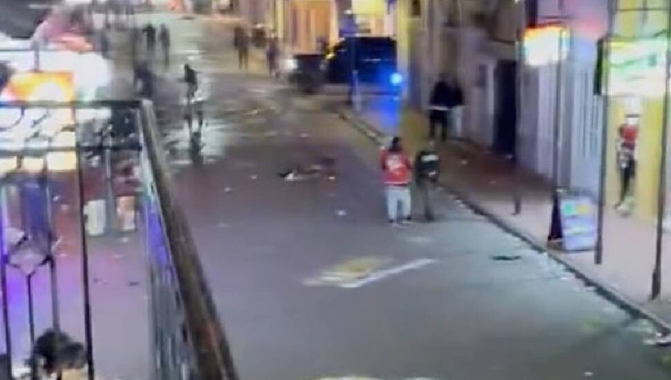 ABD'de bir aracın kalabalığa dalması sonucu 10 kişi öldü, 35 kişi yaralandı