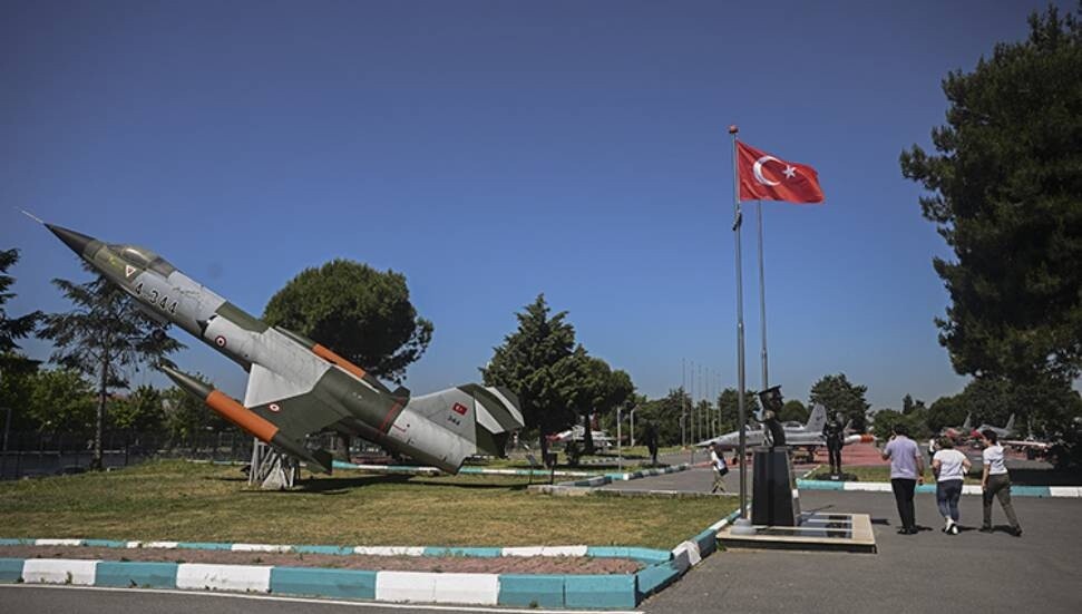 Kıbrıs Barış Harekatı’nda kullanılan uçaklar müzede sergileniyor