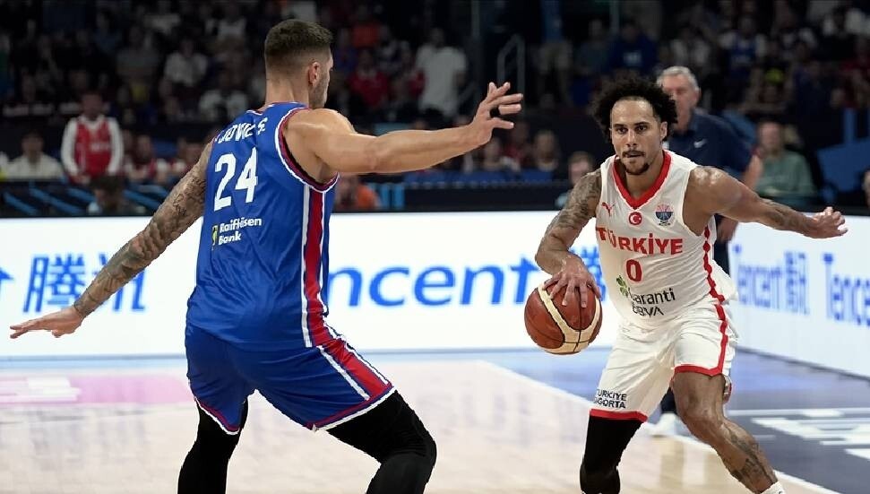 Türkiye, 2025 Avrupa Basketbol Şampiyonası’nda Sırbistan’ı yenerek grubu lider tamamladı