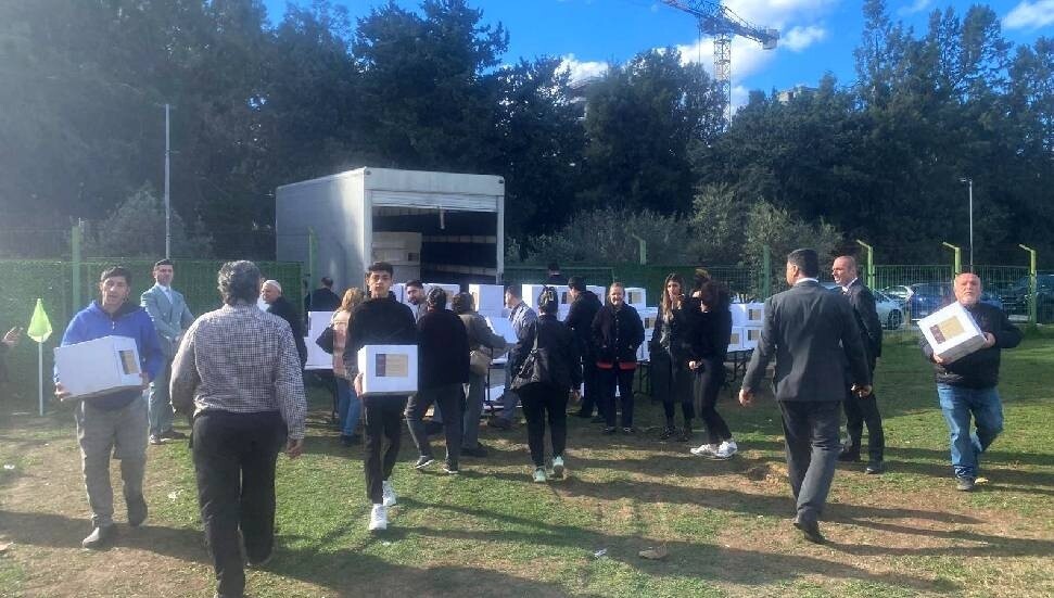 İş insanı Halilcan Demirezen’den örnek davranış: 3 bin adet yardım kolisi dağıtıldı