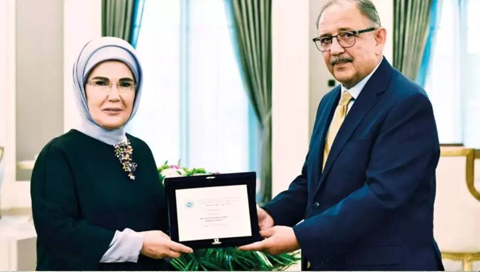 Emine Erdoğan'a 'Akdeniz-Pa' ödülü verildi