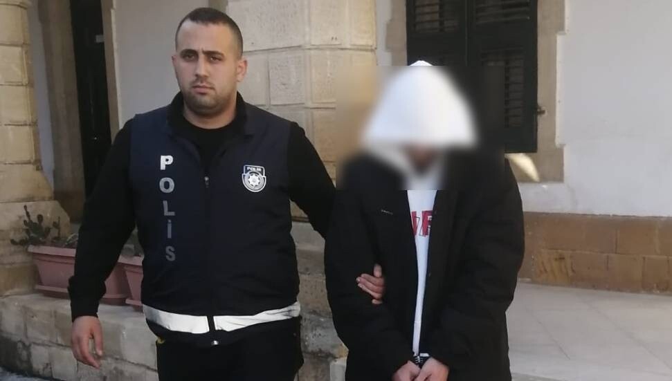 Üzerinde ve evinde yapılan aramada 40 gram uyuşturucu bulundu, teminata bağlandı
