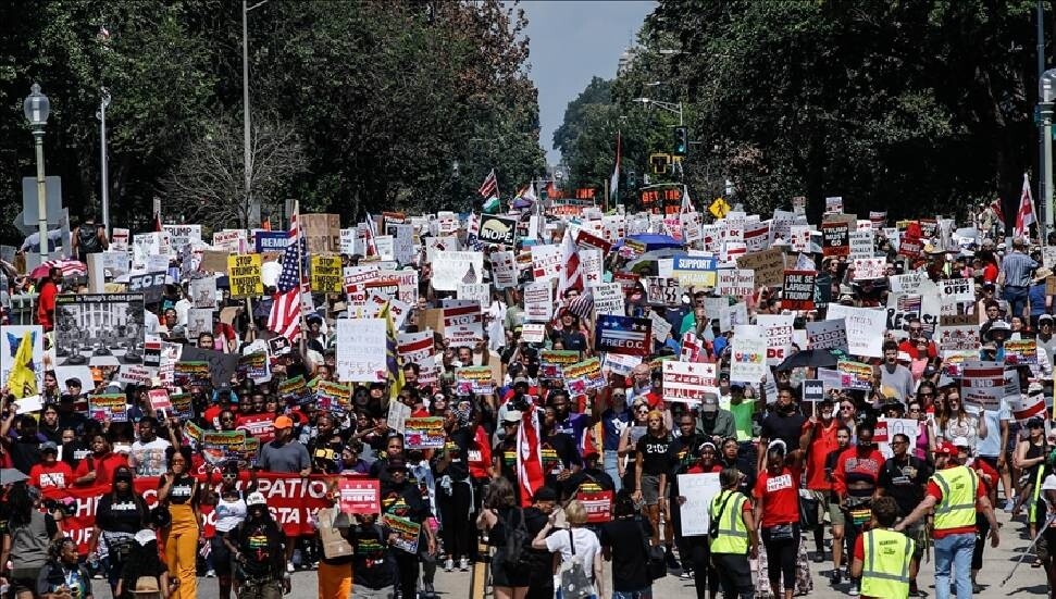 ABD'nin başkenti Washington'da, Trump'ın kente Ulusal Muhafız konuşlandırması protesto edildi