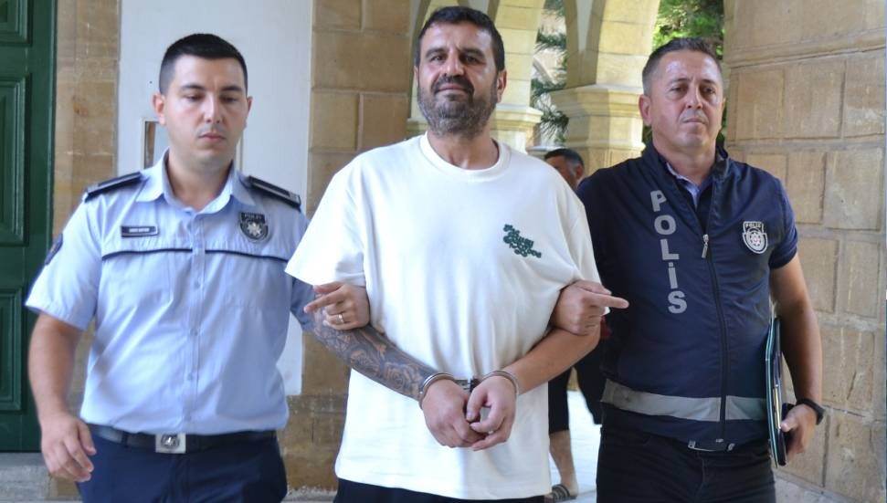 Gönyeli’de, tüfekle ev bastığı evden 500 bin TL aldı: Enver Algun, cezaevine gönderildi