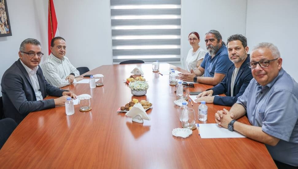 Erhürman, DAÜ-SEN yetkililerini kabul etti