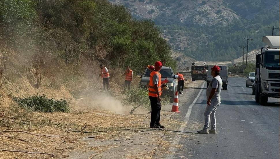 Çamlıbel-Karşıyaka yol güzergahı temizleniyor