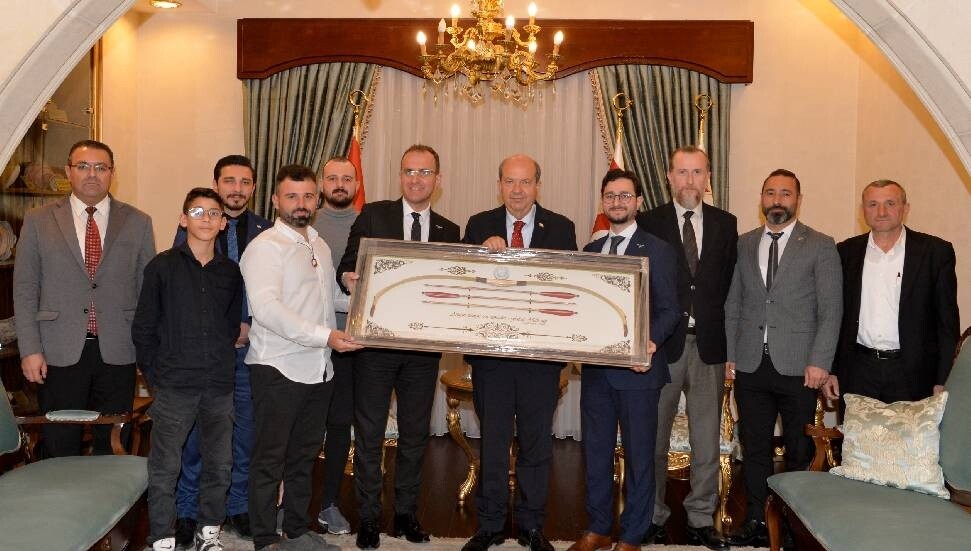 Cumhurbaşkanı Ersin Tatar, Türkiye Geleneksel Türk Okçuluk Federasyonu heyetini kabul etti