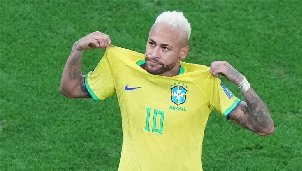Neymar, Santos ile sözleşmesini 2026 sonuna kadar uzattı