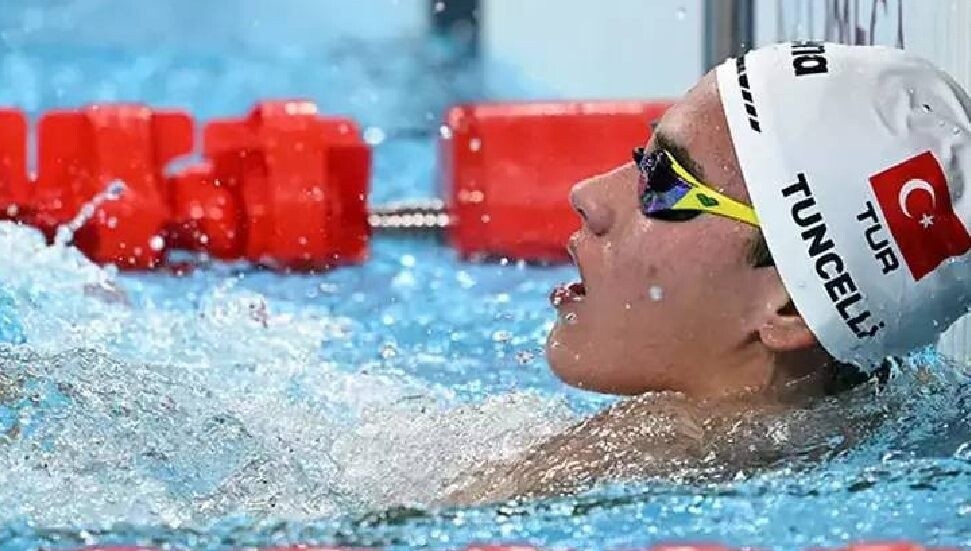 Dünya gençler rekoru kırıldı: Türk milli yüzücü Kuzey Tunçelli, Paris'te olimpiyat beşincisi oldu