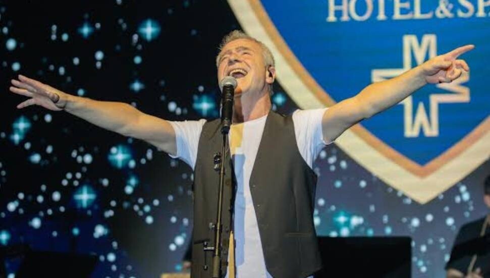 Levent Yüksel Merit Royal Diamond’da nostalji rüzgârı estirdi