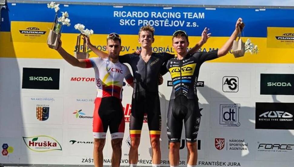 Emre Kaplan'dan büyük başarı UCI Pist Yarışı'nda 2'nci oldu