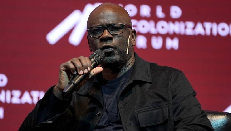 Lilian Thuram, futbolcuların ırkçılık konusunda söz alması gerektiğine inanıyor