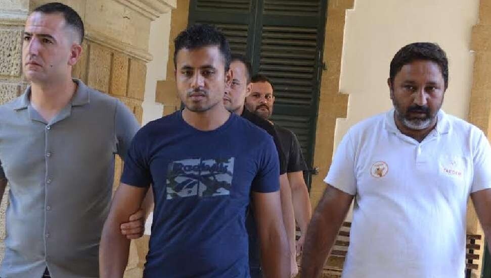 İkamet izinsiz Nouman Ali ile Saced Faisal tutuklandı, işverenleri tarafından mağdur edildiklerini söylediler