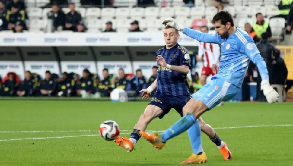 Fenerbahçe, Antalya'da iki puan bıraktı