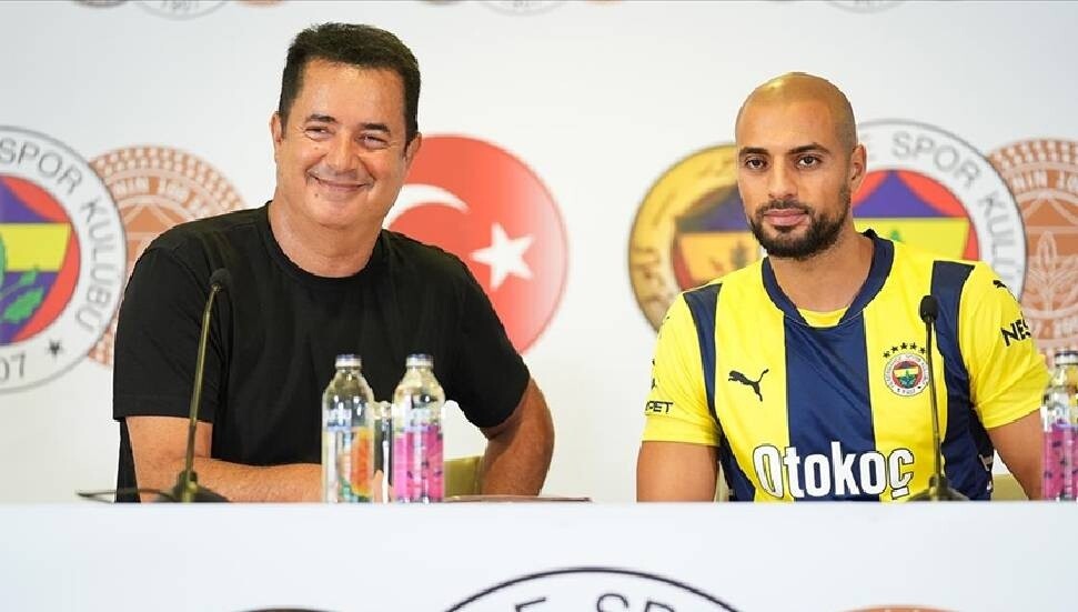 Fenerbahçe, kiralık olarak kadrosuna kattığı Sofyan Amrabat için imza töreni düzenledi