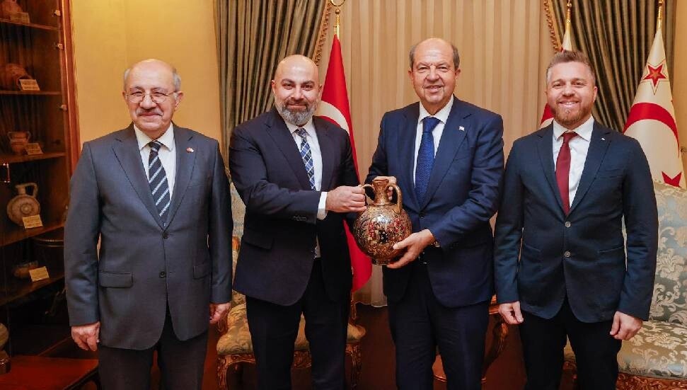 Ersin Tatar, Rauf Denktaş Üniversitesi Rektörü Prof. Dr. Mehmet Karaca'yı kabul etti