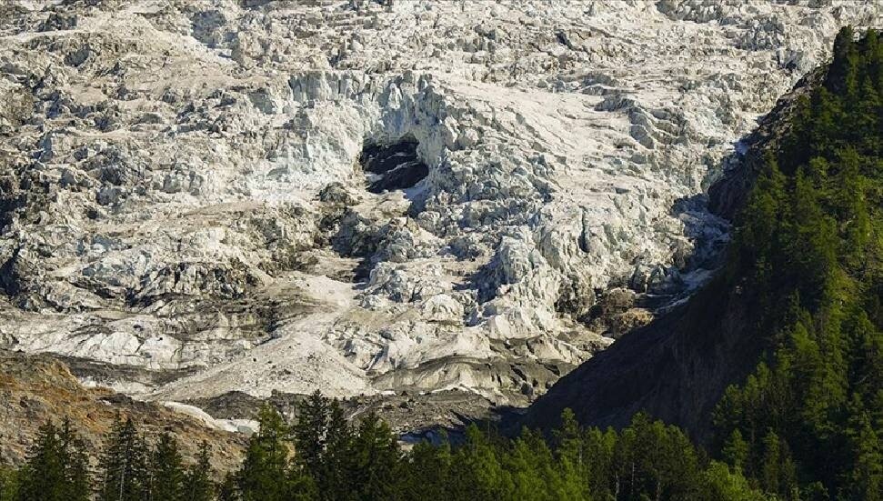 İsviçre'de buzul çökmesi sonucu neredeyse yok olan köyün de bulunduğu bölgede durum kritik