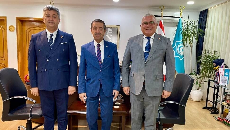 Dışişleri Bakanı Ertuğruloğlu, Karaca ve Balaban’ı kabul etti