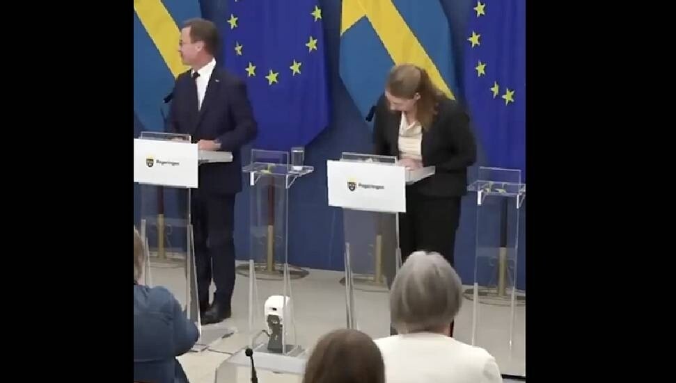 İsveç Sağlık Bakanı Lann basın toplantısı sırasında fenalaştı