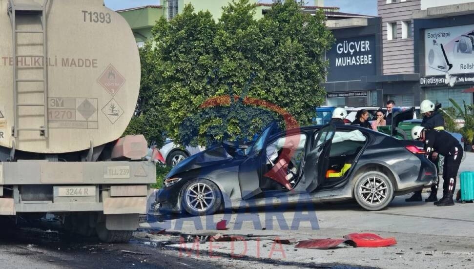 İskele-Ercan Anayolu’nda tanker ile salon araç çarpıştı: Şoför ve 2 çocuk yaralı!