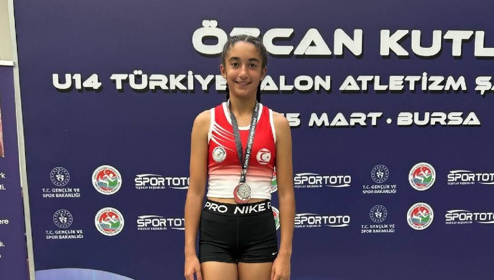 Azra Avcı, U14 Türkiye Salon Şampiyonası’nda ikinci oldu