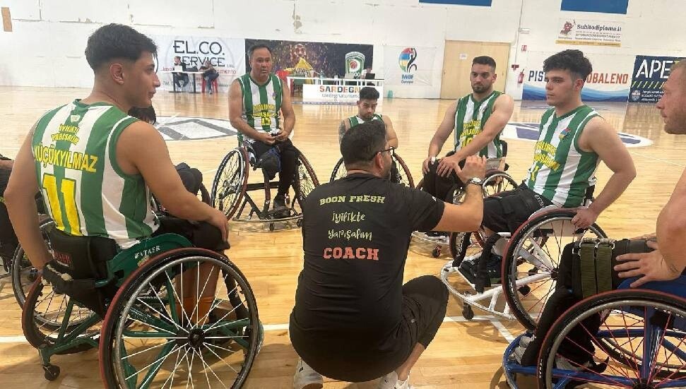 Vakıflar Tekerlekli Sandalye Basketbol Takımı, iki genç milli oyuncusuyla Türkiye Genç Milli Takımı’nda boy gösteriyor