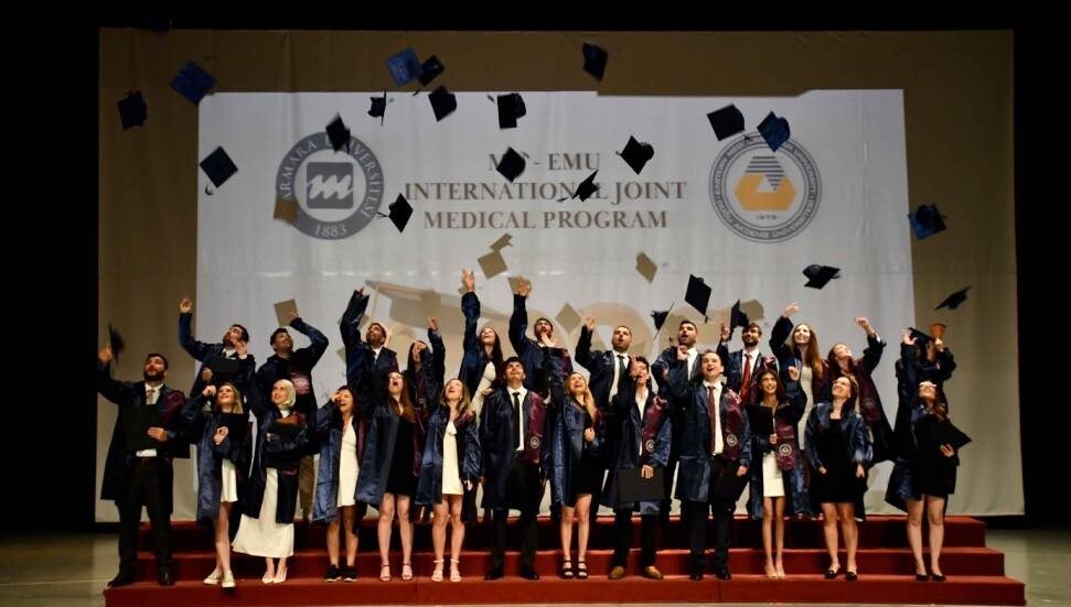 DAÜ Dr. Fazıl Küçük Tıp Fakültesi, mezunları meslek hayatına adım attı