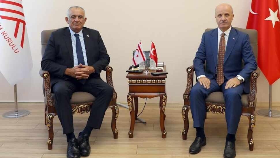 Bakan Çavuşoğlu, YÖK Başkanı Özvar ile bir araya geldi