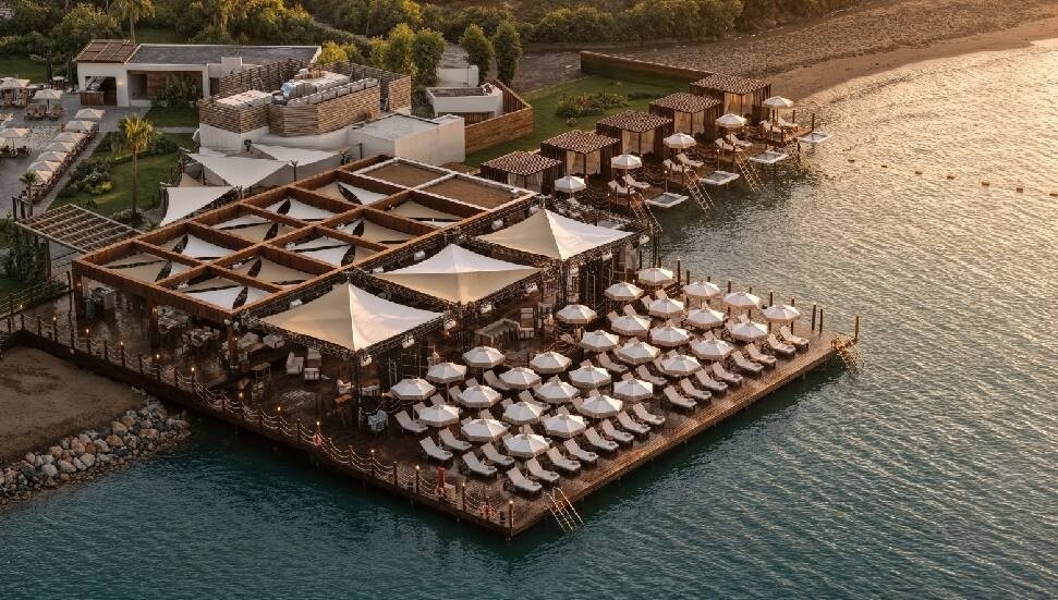 Merit Royal Gardens İskele'de yazın yeni eğlence adresi: Zaia Coastal Club