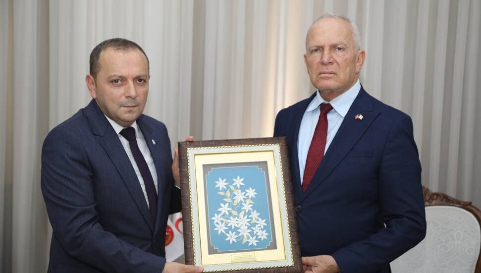 Zorlu Töre, Türkiye Maarif Vakfı yetkililerini kabul etti