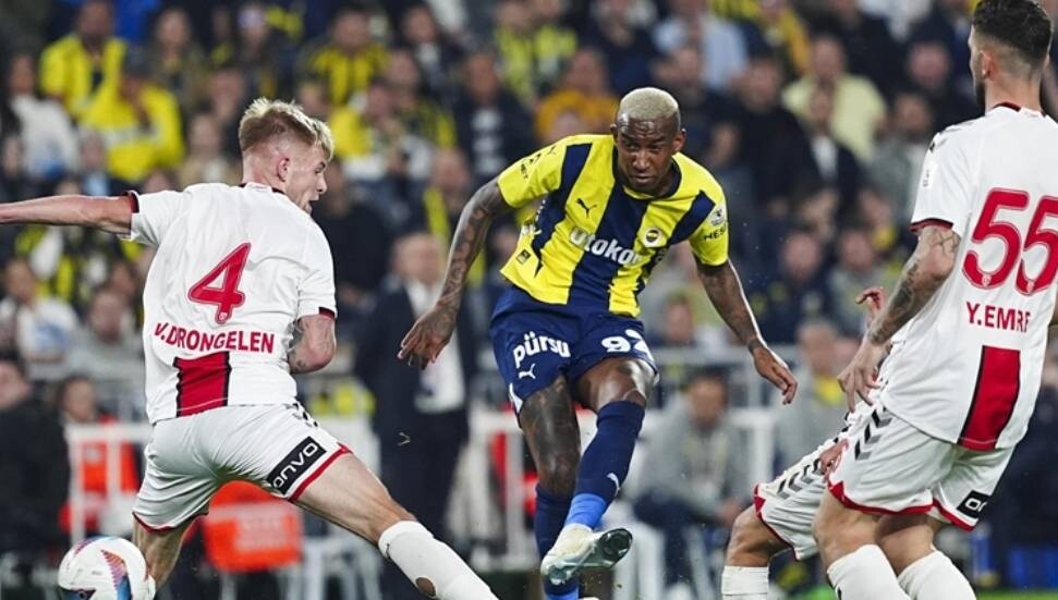 Fenerbahçe zirve yarışında Samsunspor'a takıldı